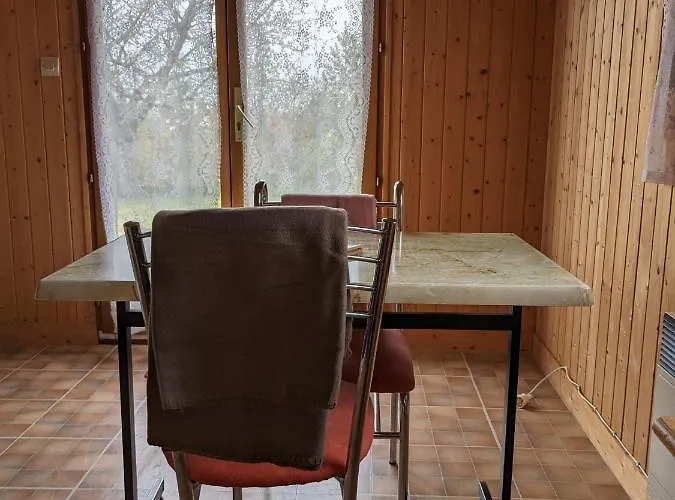 Au Petit Chalet D\'Illiers Combray - Salle D\'Eau Uniquement